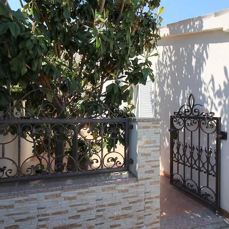 Apartament In Porec/istrien 10215 *
